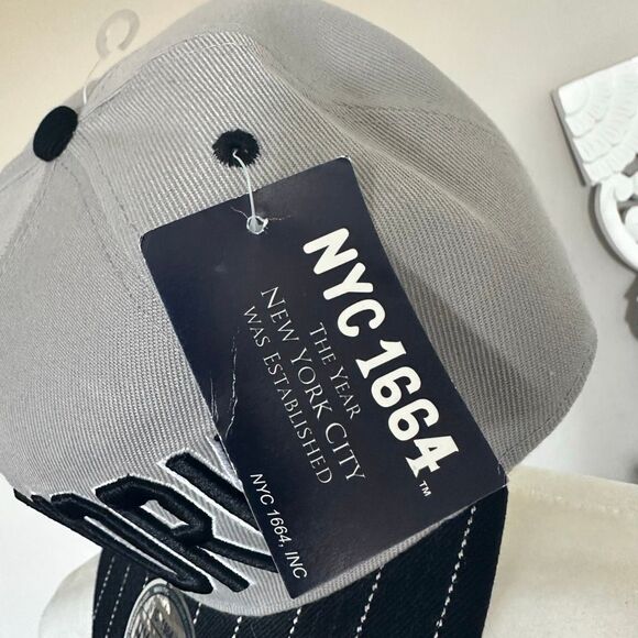 New! New York Snap Back Cap - Picture 3 of 5